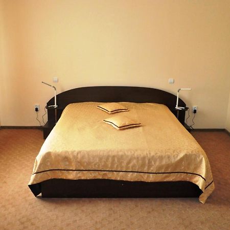 Hotel Andrei Aranyosgyéres Kültér fotó