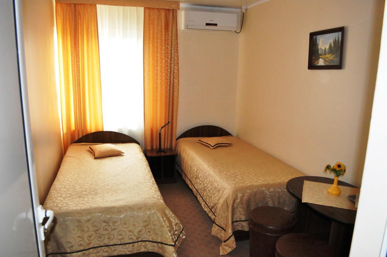 Hotel Andrei Aranyosgyéres Kültér fotó
