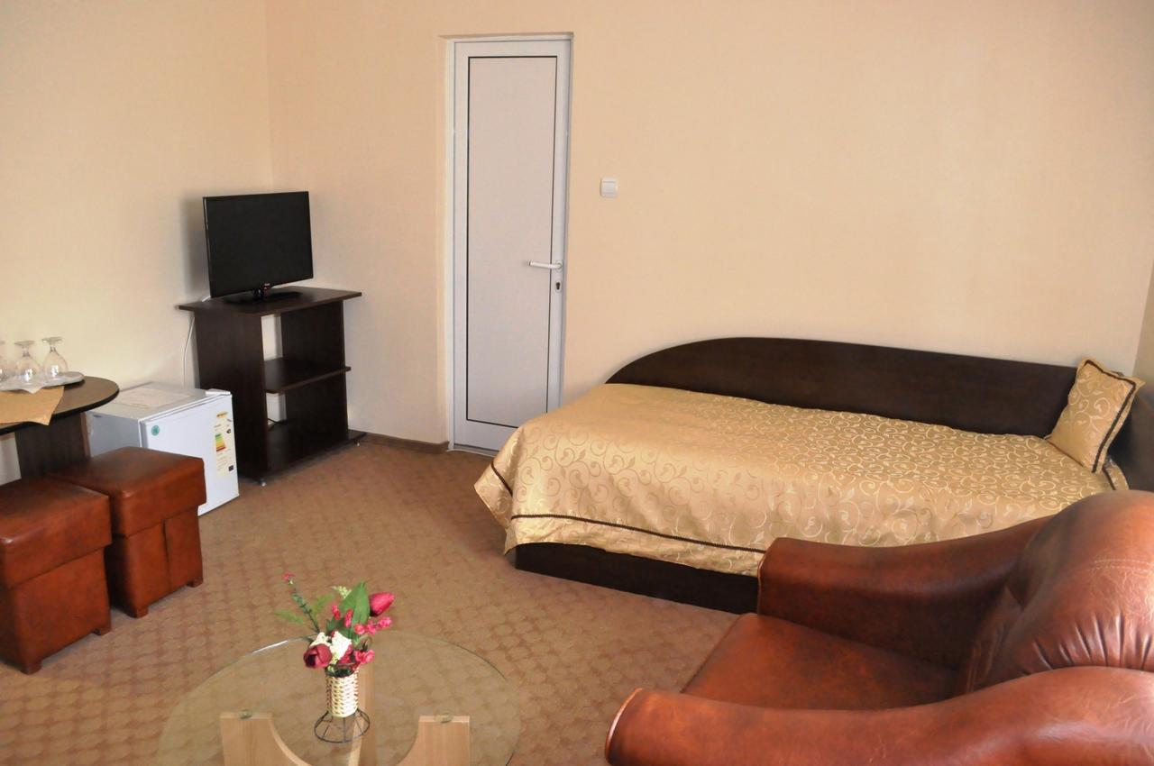 Hotel Andrei Aranyosgyéres Kültér fotó