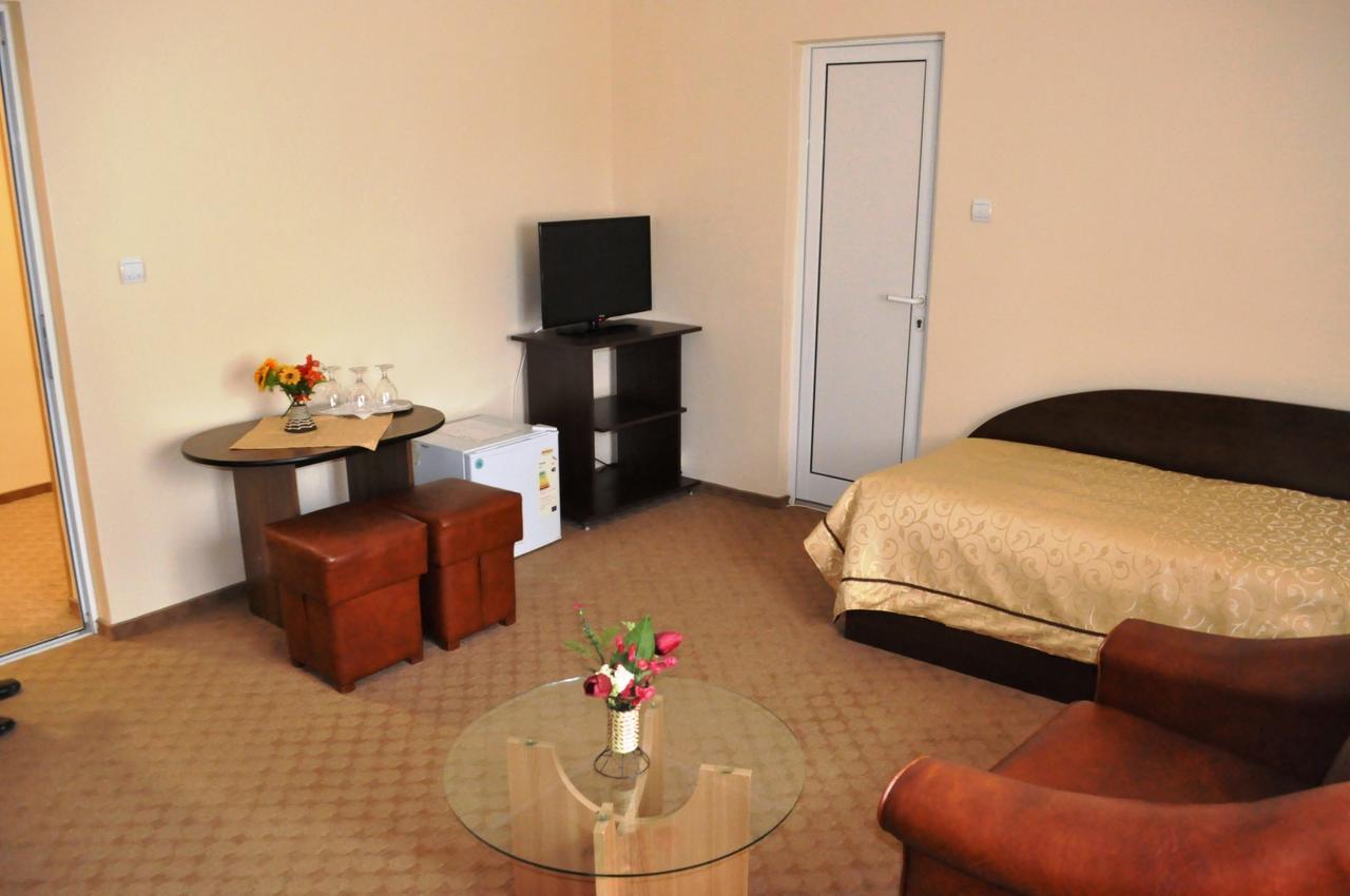 Hotel Andrei Aranyosgyéres Kültér fotó