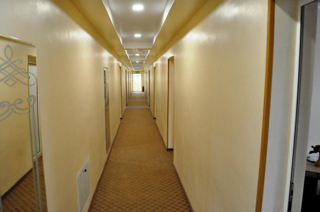 Hotel Andrei Aranyosgyéres Kültér fotó