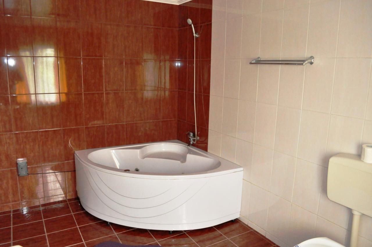Hotel Andrei Aranyosgyéres Kültér fotó