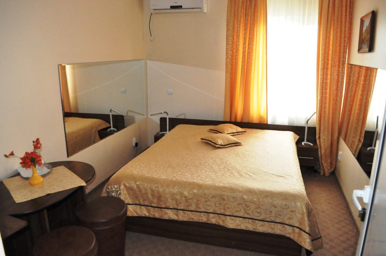 Hotel Andrei Aranyosgyéres Kültér fotó