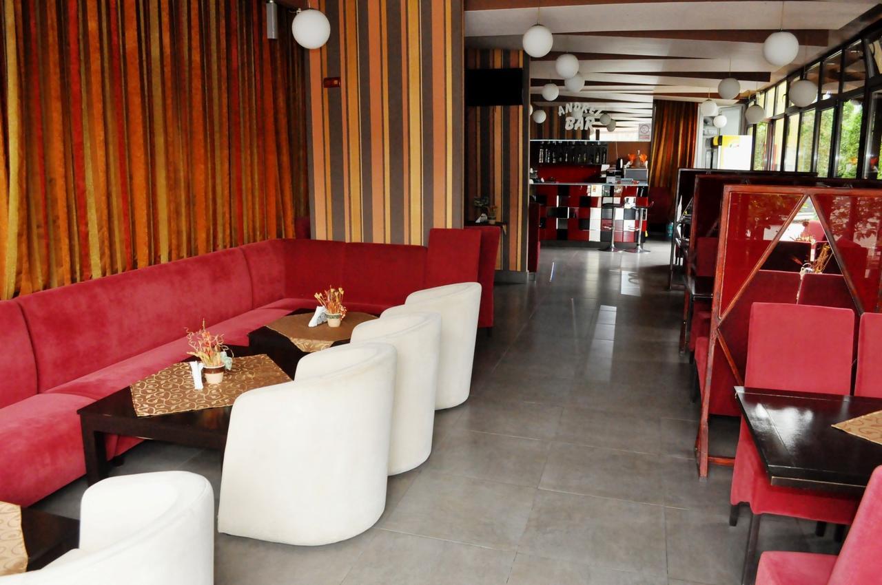Hotel Andrei Aranyosgyéres Kültér fotó