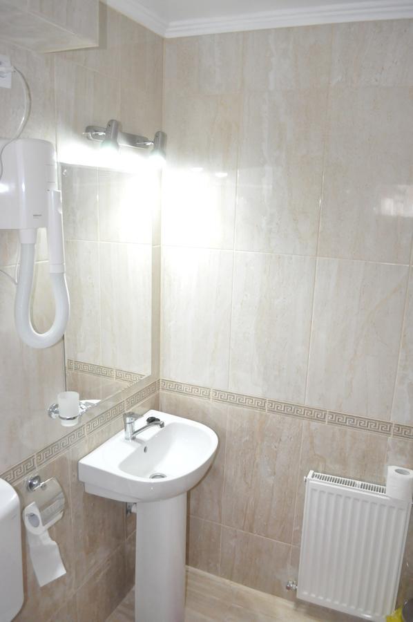 Hotel Andrei Aranyosgyéres Kültér fotó